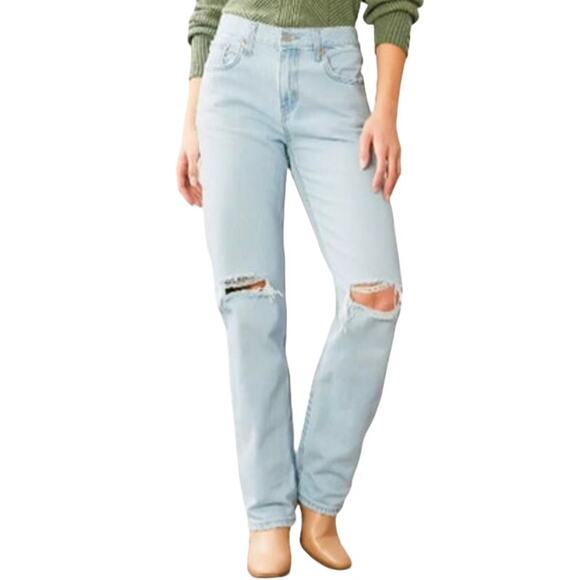 Levi's Women's Low Pro Light Wash Straight Leg Jeans, "Charlie Won", Size 29 - Picture 1 of 3